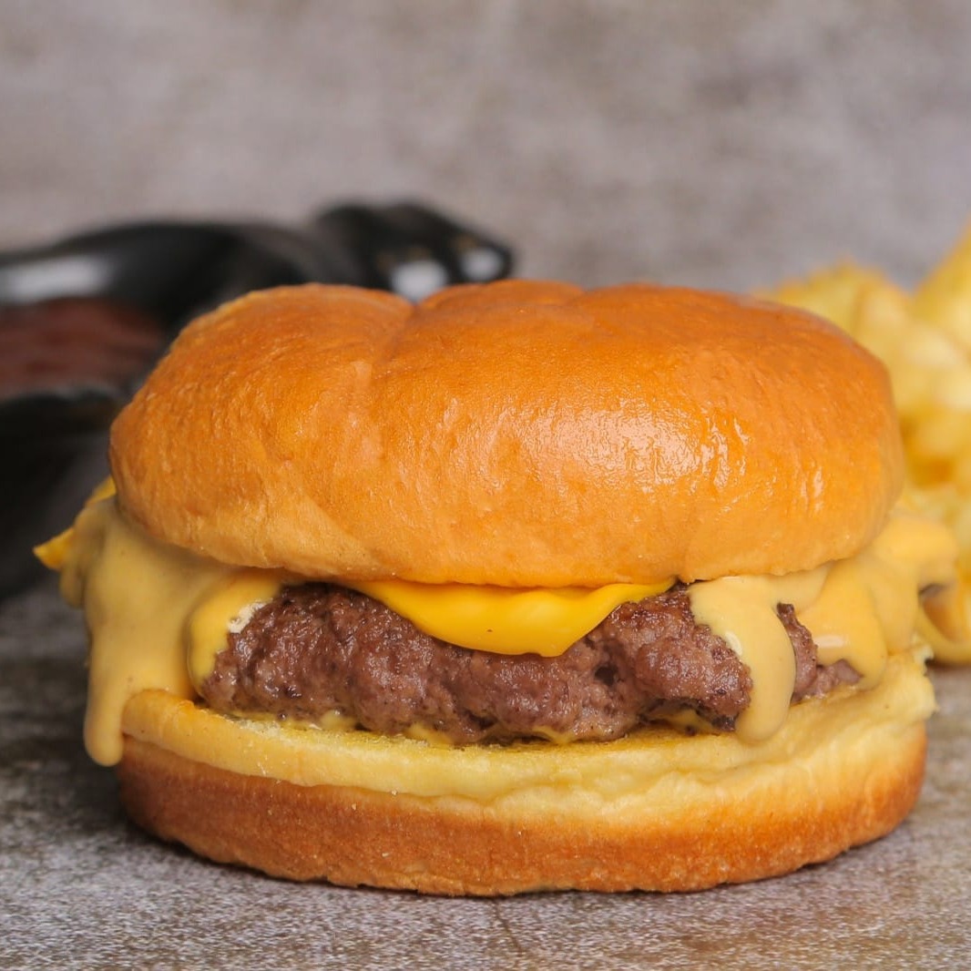 Le Notre Cafe | Beef Burger