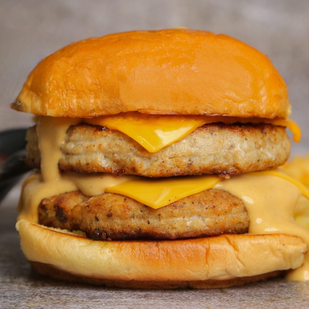 Le Notre Cafe | Double Chicken Burger